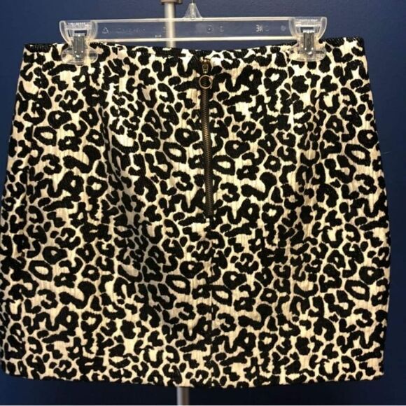 NWT Kendall & Kylie skirt size M - Picture 2 of 2